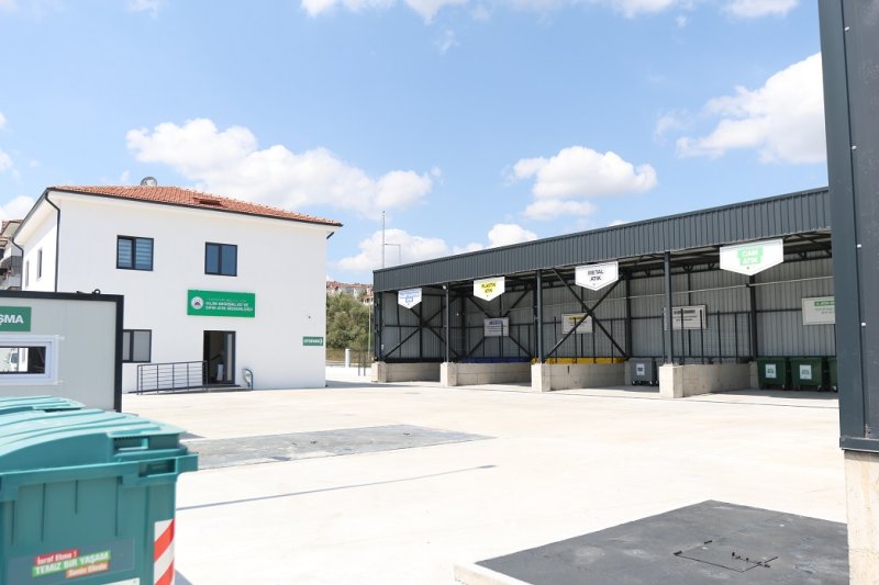 Adapazarı’nda 1. Sınıf Atık Getirme Merkezi Hizmete Açıldı