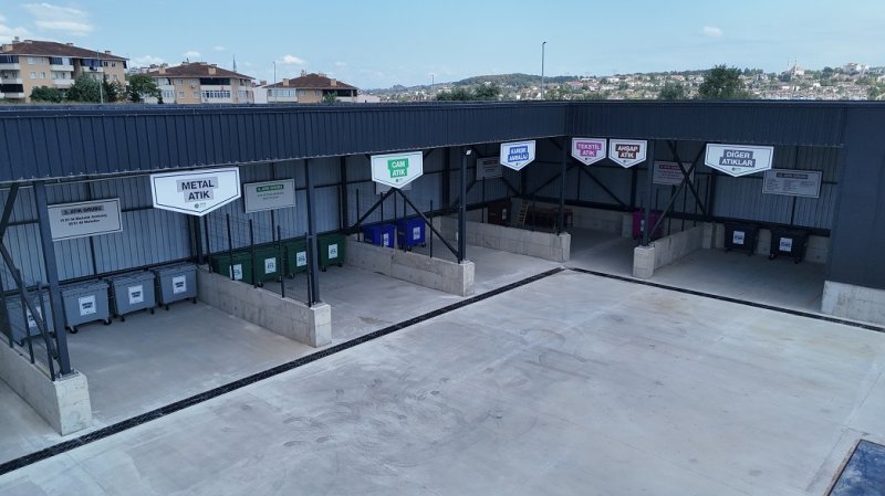 Adapazarı’nda 1. Sınıf Atık Getirme Merkezi Hizmete Açıldı
