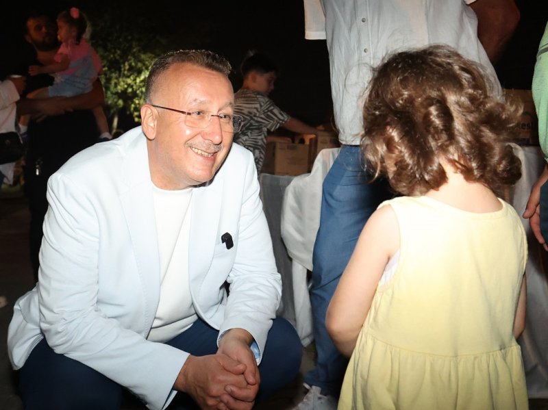 Adapazarı’nda Tuzla Mahallesi’nde Açık Hava Çocuk Sineması