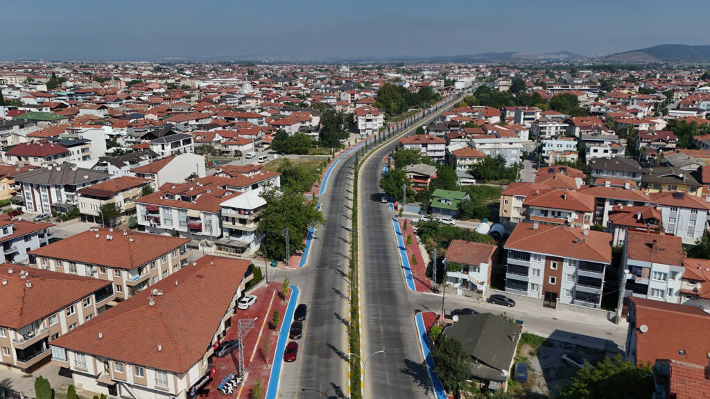 Alparslan Türkeş Caddesi kesintisiz ulaşıma açıldı