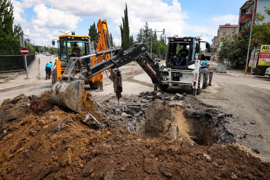 Arifiye Atatürk Caddesi’nin 12 kilometrelik altyapı projesinde sona gelindi, asfalt için hazırlıklar başladı