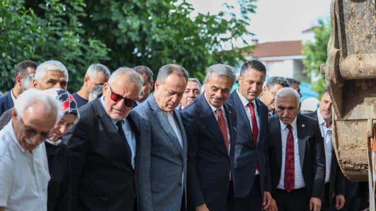 Hendek’e 2 Milyar Liralık Yeni Arıtma Tesisi Geliyor