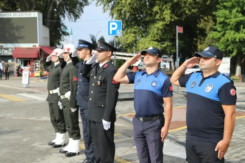 Hendek’te 30 Ağustos Zafer Bayramı Törenle Kutlandı