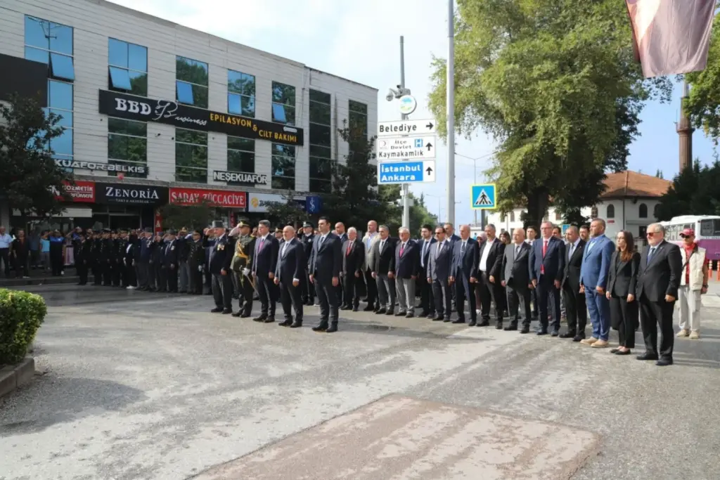 Hendek’te 30 Ağustos Zafer Bayramı Törenle Kutlandı