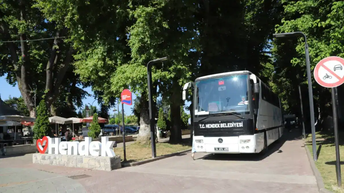 Hendek’te Binlerce Kadın Denizle Buluştu