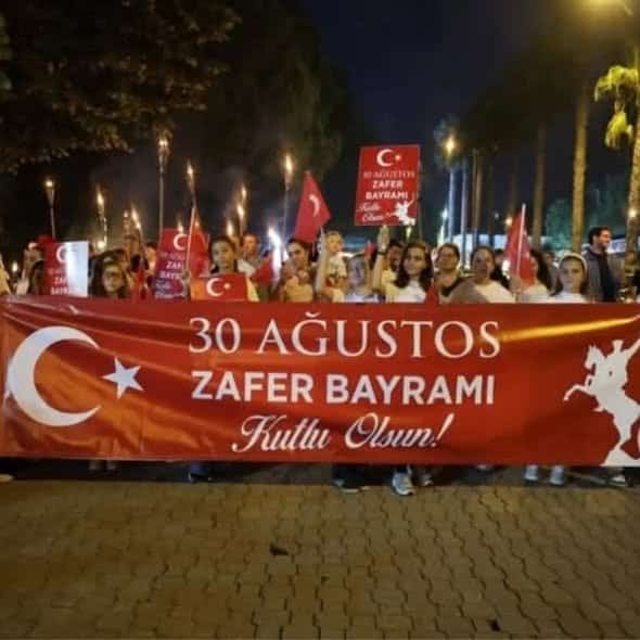 İlçede 30 Ağustos Zafer Bayramı Fener Alayı Düzenlendi
