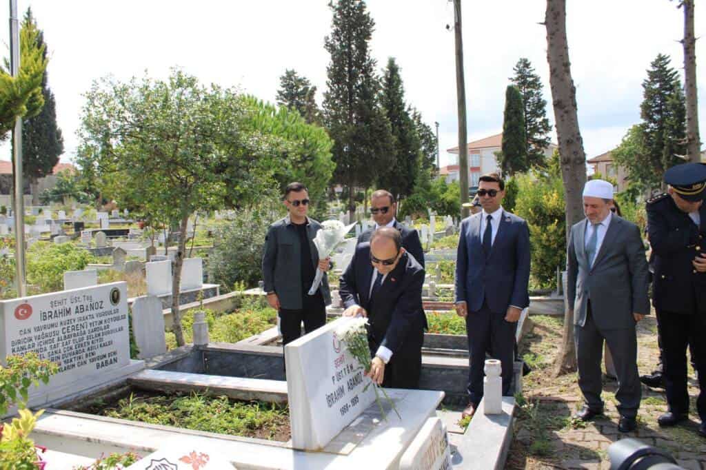 Kaymakam Arslan 30 Ağustos’ta Şehit Mezarlarını Ziyaret Etti