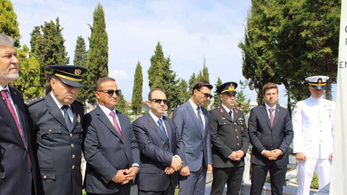 Kaymakam Arslan 30 Ağustos’ta Şehit Mezarlarını Ziyaret Etti