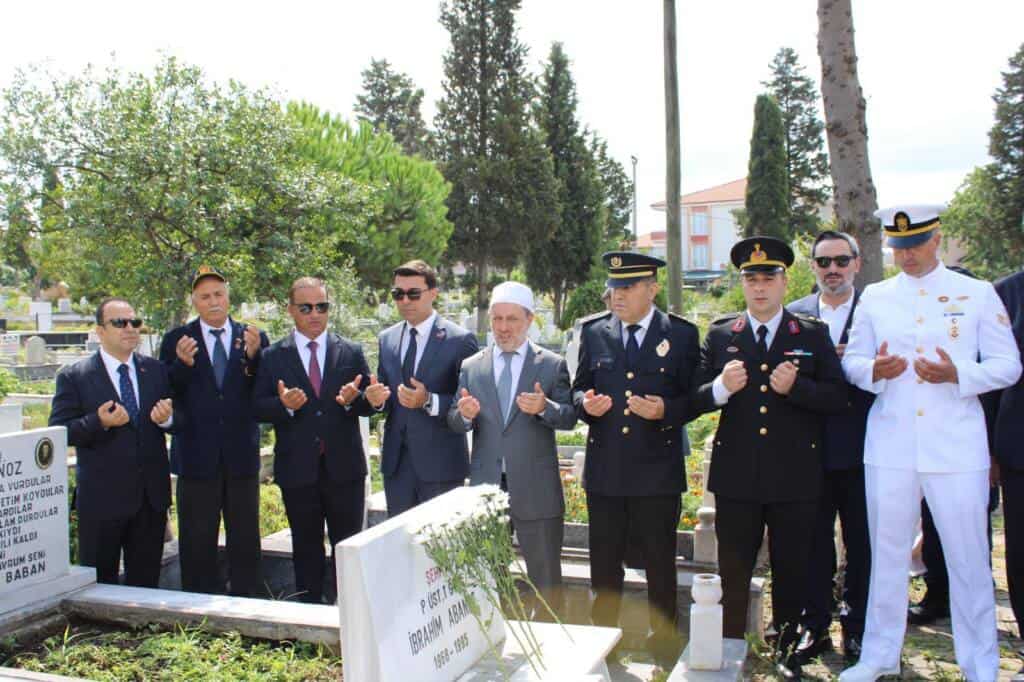 Kaymakam Arslan 30 Ağustos’ta Şehit Mezarlarını Ziyaret Etti