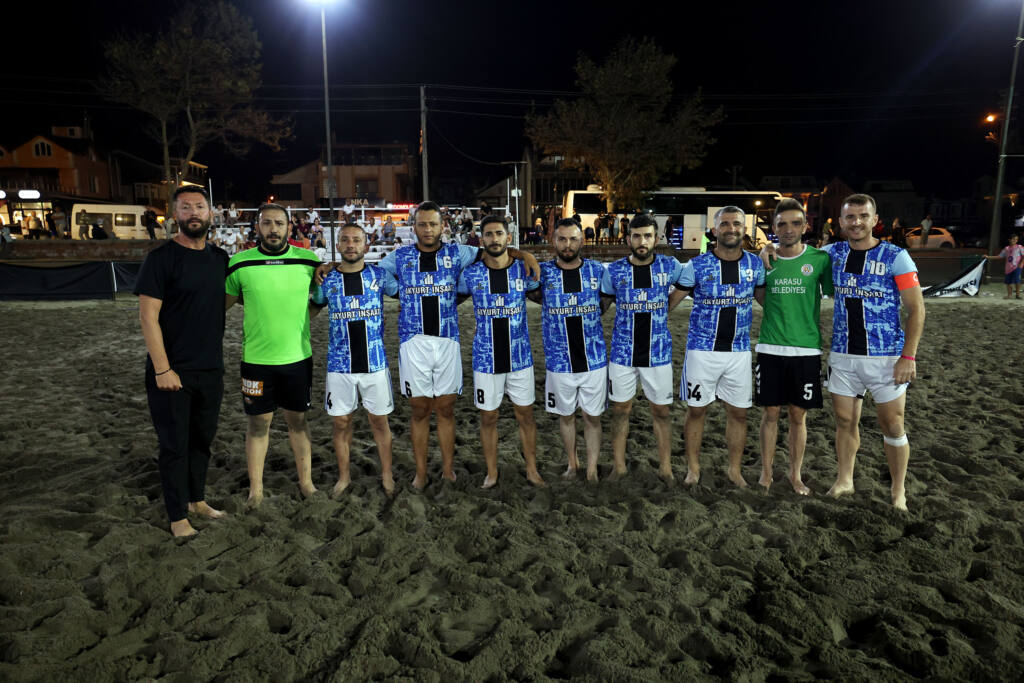 Kocaali Sahili’nde Plaj Futbolu Şampiyonası Heyecanı