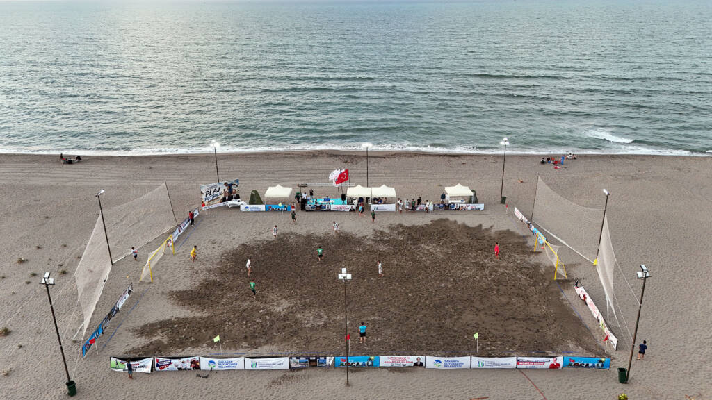 Kocaali Sahili’nde Plaj Futbolu Şampiyonası Heyecanı