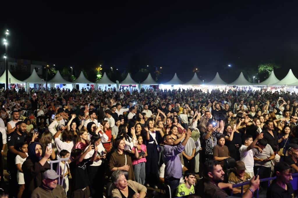 Sakarya Kültür Festivali Millet Bahçesi’nde Final Yaptı