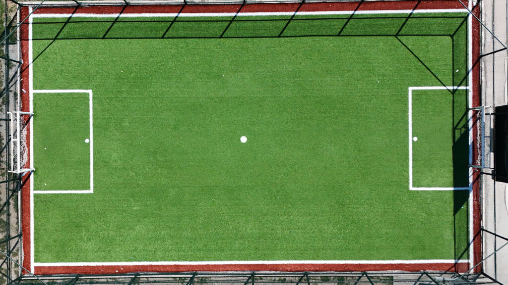 Sakarya’da Mahallelere Mini Futbol Sahası Kuruluyor