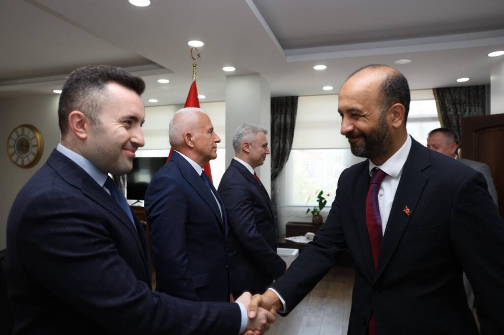 Sapanca Kaymakamlığı Zafer Bayramı Tebriklerini Kabul Etti