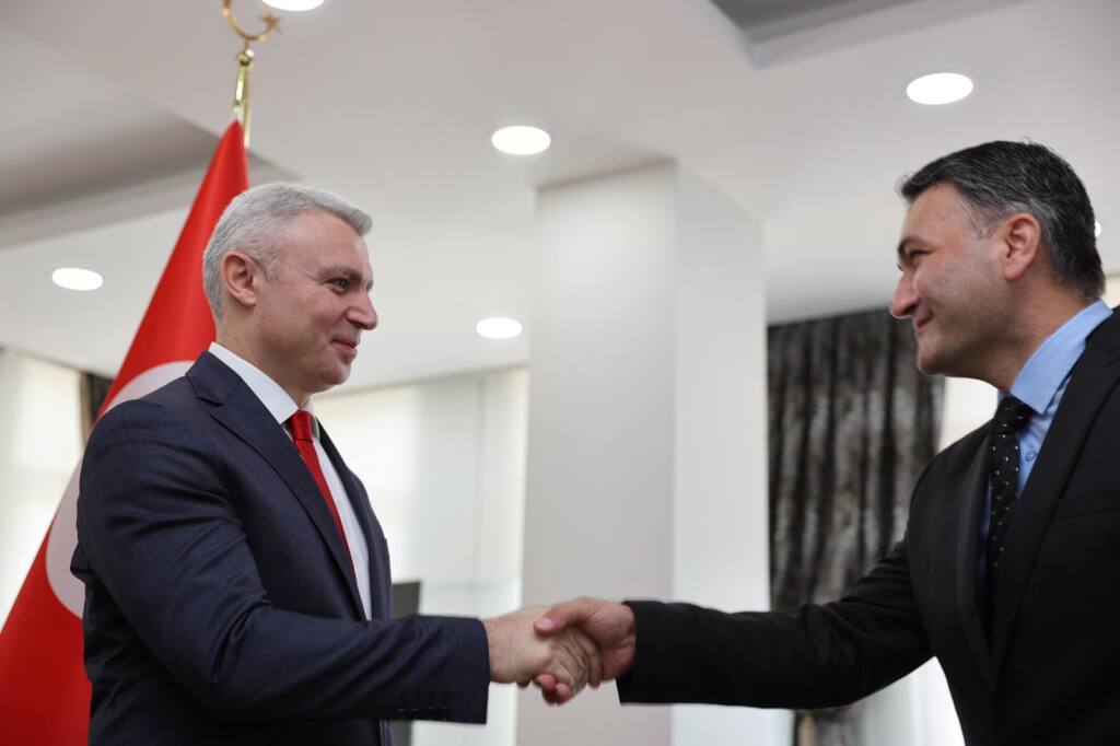 Sapanca Kaymakamlığı Zafer Bayramı Tebriklerini Kabul Etti