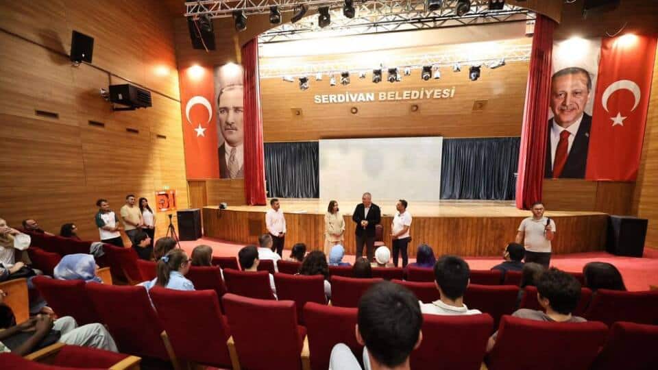 Serdivan Belediyesi Tiyatro Okulu Yetişkin Eğitimlerine Başladı