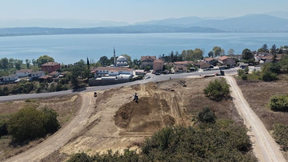 Serdivan Esentepe’ye Yeni Semt Futbol Sahası Yapılıyor