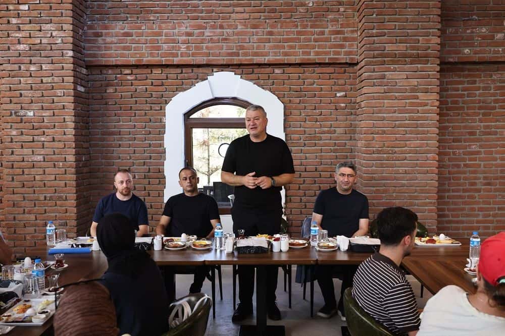 Serdivan’da Gençlik Projesi Kahvaltı Programı Düzenlendi