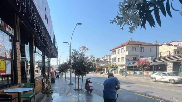Serdivan’da Temizlik Çalışmaları Aralıksız Sürüyor