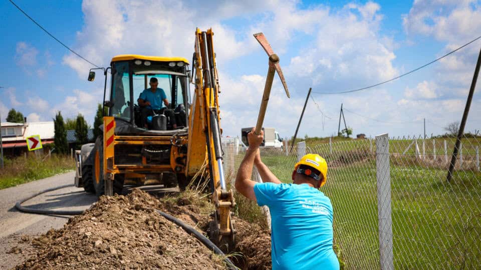 Topçu Mahallesi’nde içme suyu hattı yeni güzergaha taşınıyor