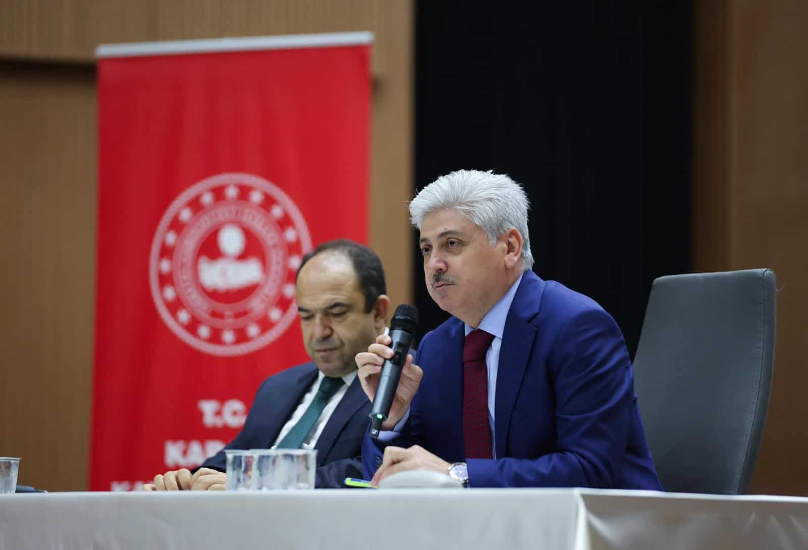 Vali Doğan Karasu’da Muhtarlarla Toplandı