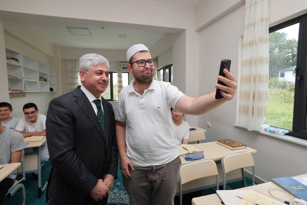 Vali Doğan Kızılelma Millet Bahçesi’nde İncelemelerde Bulundu