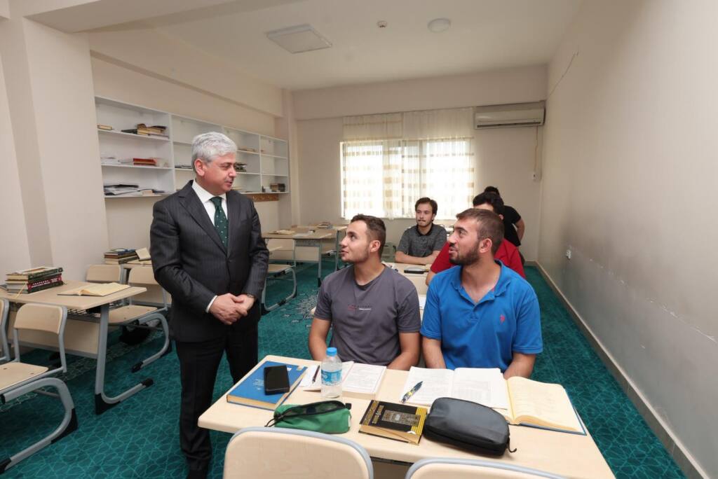 Vali Doğan Kızılelma Millet Bahçesi’nde İncelemelerde Bulundu