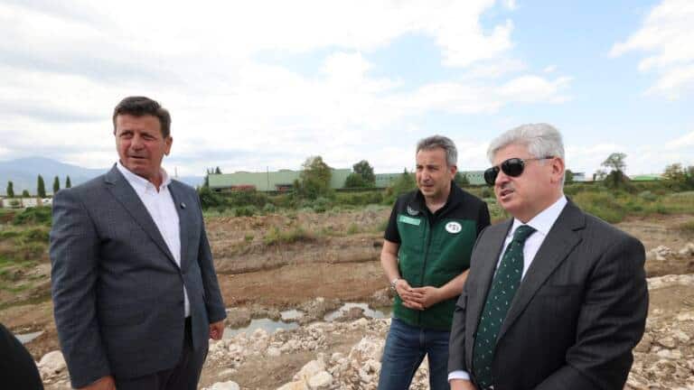 Vali Doğan Kızılelma Millet Bahçesi’nde İncelemelerde Bulundu