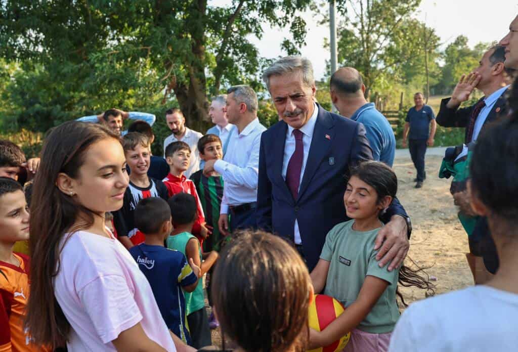 Yazılıgürgen’de yeni spor sahaları çocuklarla buluştu