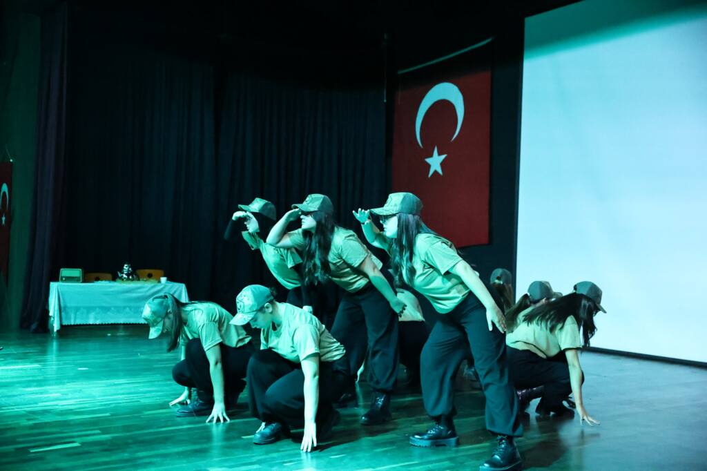 15 Temmuz Programı Şehit Erol Olçok Lisesi’nde Yapıldı