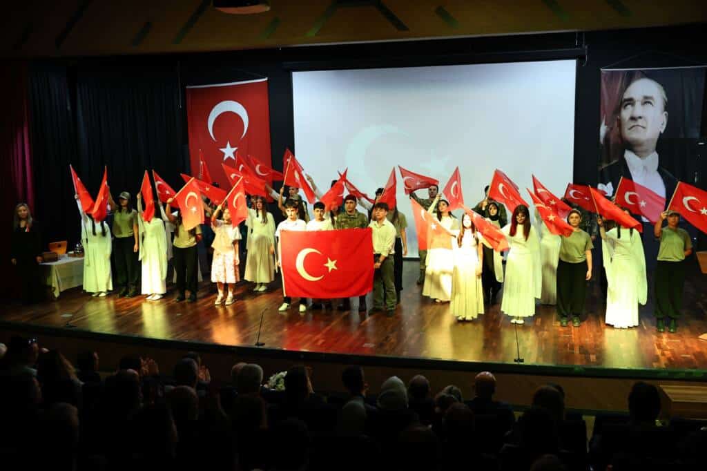15 Temmuz Programı Şehit Erol Olçok Lisesi’nde Yapıldı