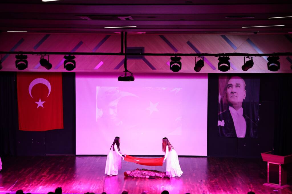 15 Temmuz Programı Şehit Erol Olçok Lisesi’nde Yapıldı