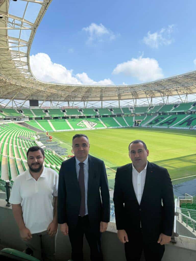 Adapazarı Kaymakamı Tarım ve Spor Tesislerini İnceledi