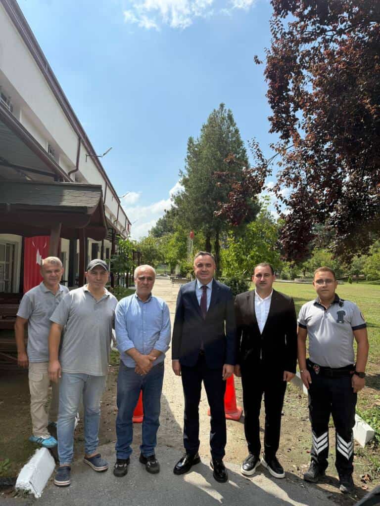 Adapazarı Kaymakamı Tarım ve Spor Tesislerini İnceledi