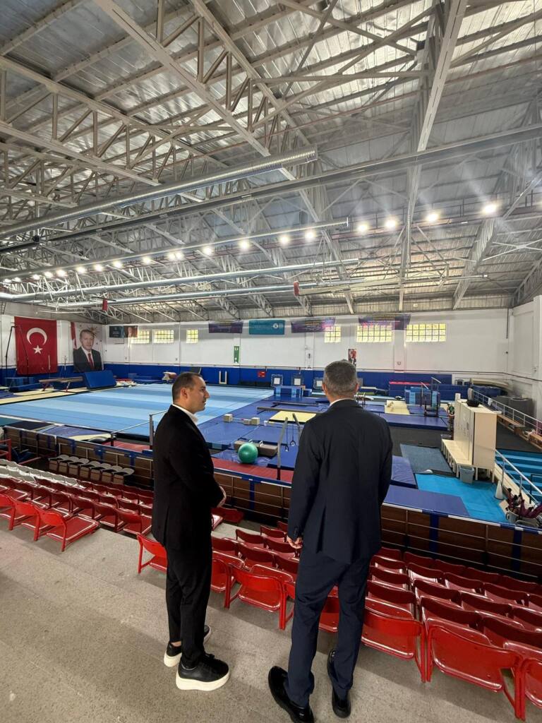 Adapazarı Kaymakamı Tarım ve Spor Tesislerini İnceledi