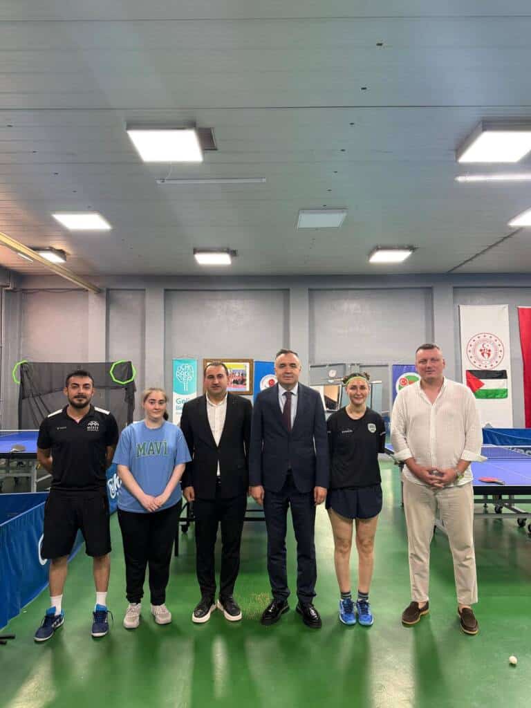 Adapazarı Kaymakamı Tarım ve Spor Tesislerini İnceledi