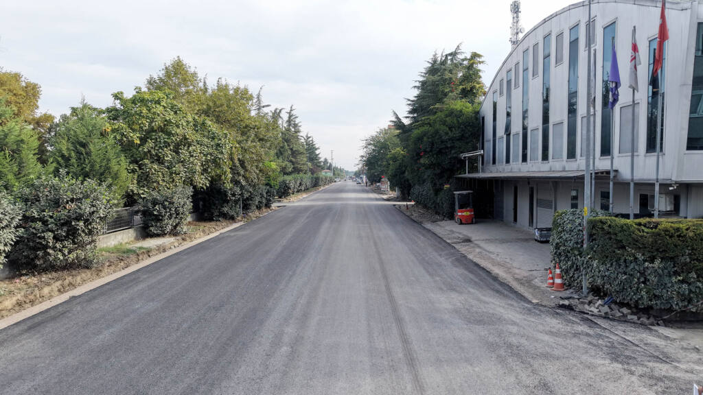 Arifiye Atatürk Caddesi’nde Büyük Asfalt Çalışması