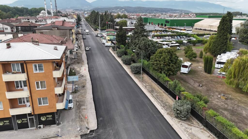 Arifiye Atatürk Caddesi’nde Büyük Asfalt Çalışması