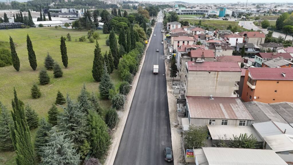 Arifiye Atatürk Caddesi’nde Büyük Asfalt Çalışması