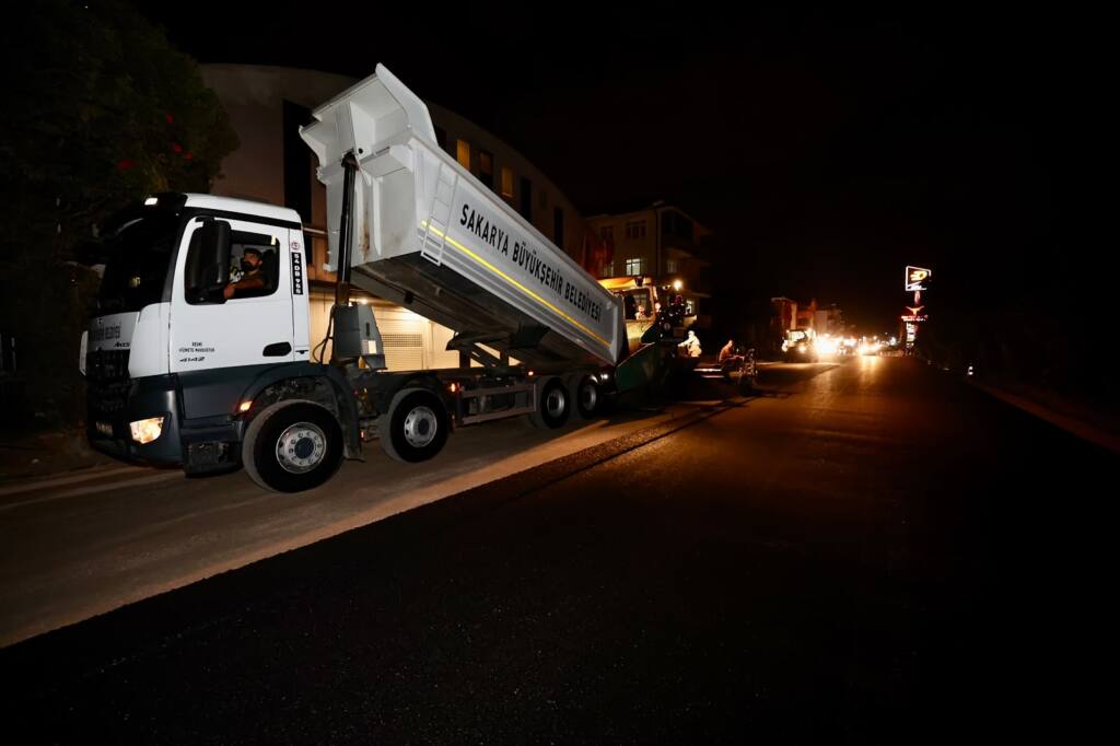 Arifiye Atatürk Caddesi’nde Büyük Asfalt Çalışması