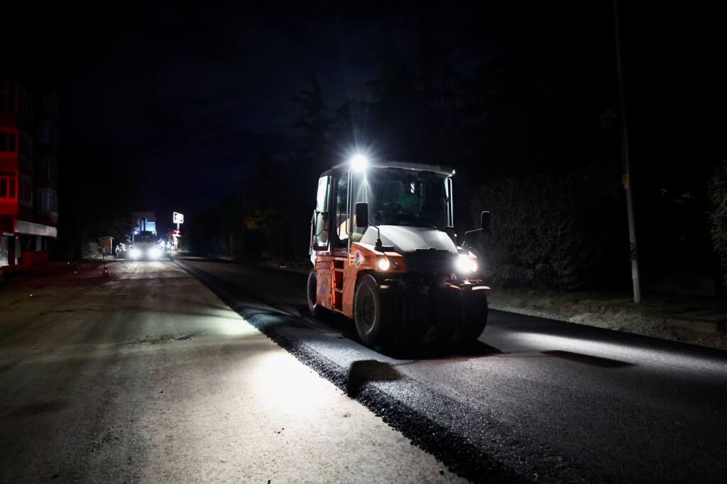 Arifiye Atatürk Caddesi’nde Büyük Asfalt Çalışması