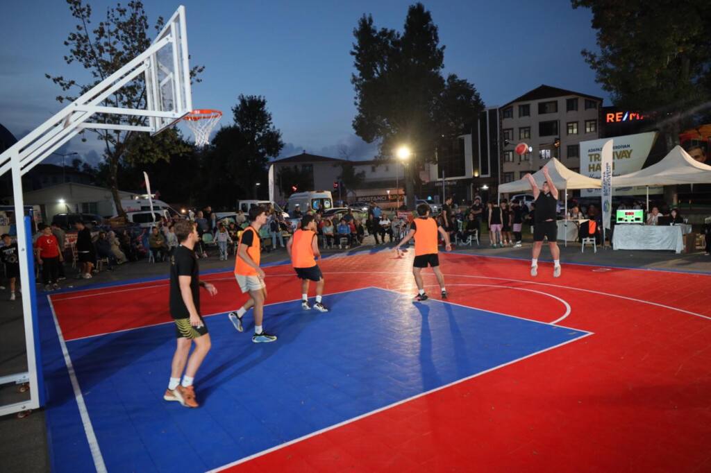 Aziz Duran Parkı’nda 3×3 Sokak Basketbolu Turnuvası Düzenlendi