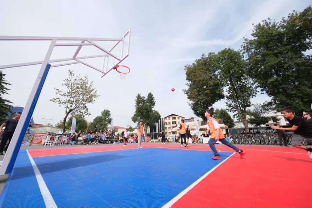 Aziz Duran Parkı’nda 3×3 Sokak Basketbolu Turnuvası Düzenlendi