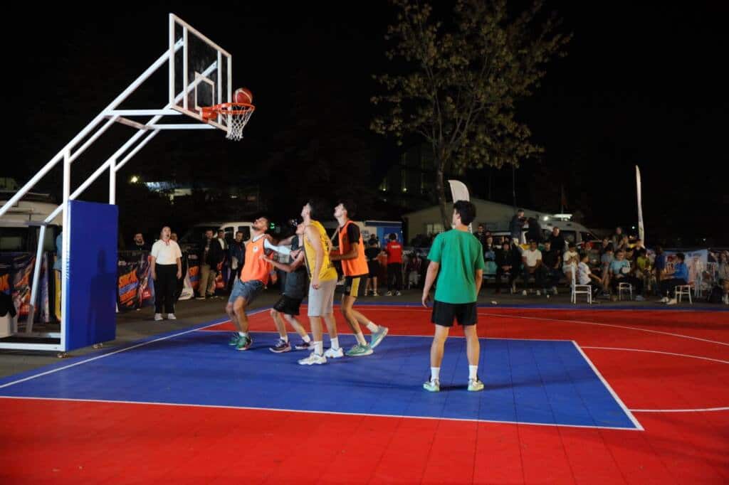 Aziz Duran Parkı’nda 3×3 Sokak Basketbolu Turnuvası Düzenlendi