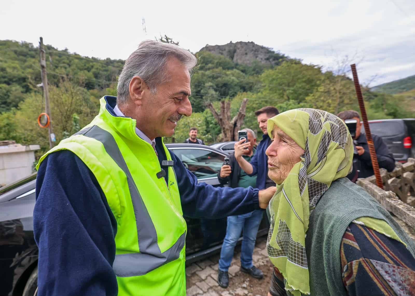 Başkan Alemdar Geyve’deki sel hasarını yerinde inceledi