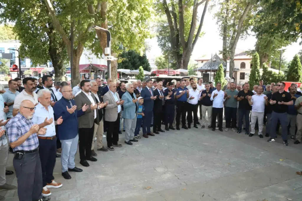 HENDEK BELEDİYESİ ARAÇ FİLOSUNU GÜÇLENDİRMEYE DEVAM EDİYOR