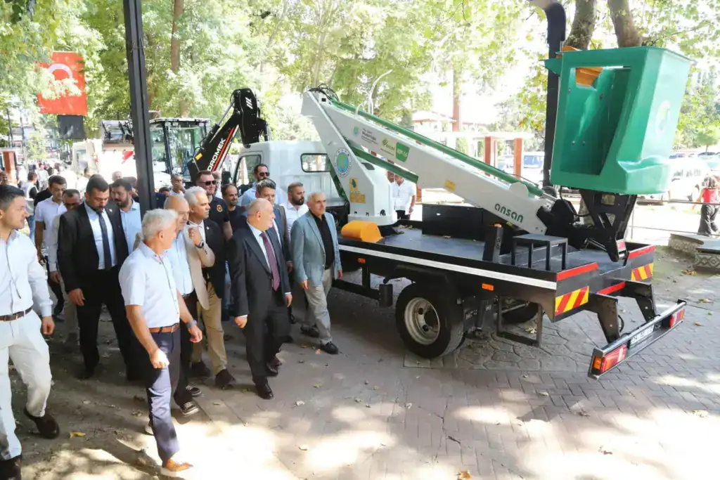 HENDEK BELEDİYESİ ARAÇ FİLOSUNU GÜÇLENDİRMEYE DEVAM EDİYOR