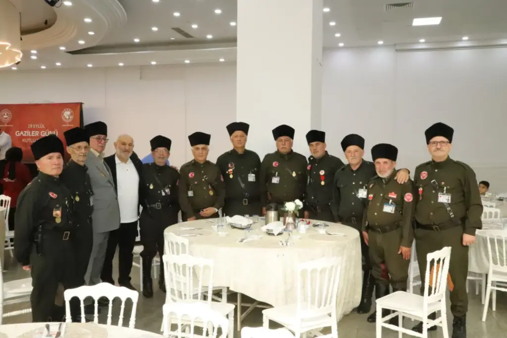 Hendek’te 19 Eylül Gaziler Günü Törenle Kutlandı