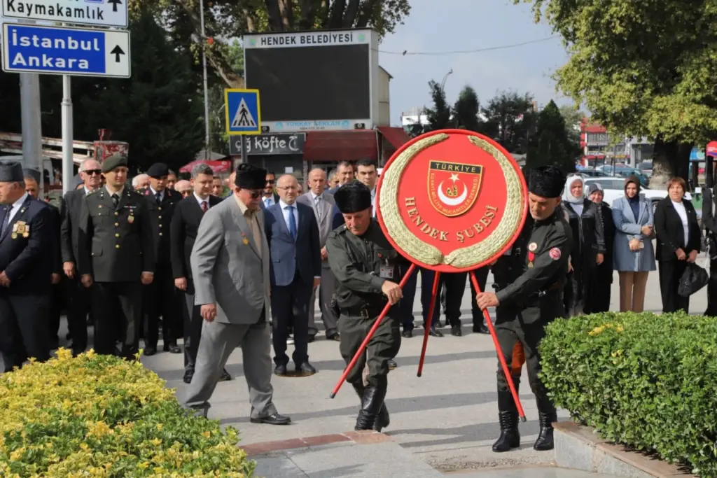 Hendek’te 19 Eylül Gaziler Günü Törenle Kutlandı