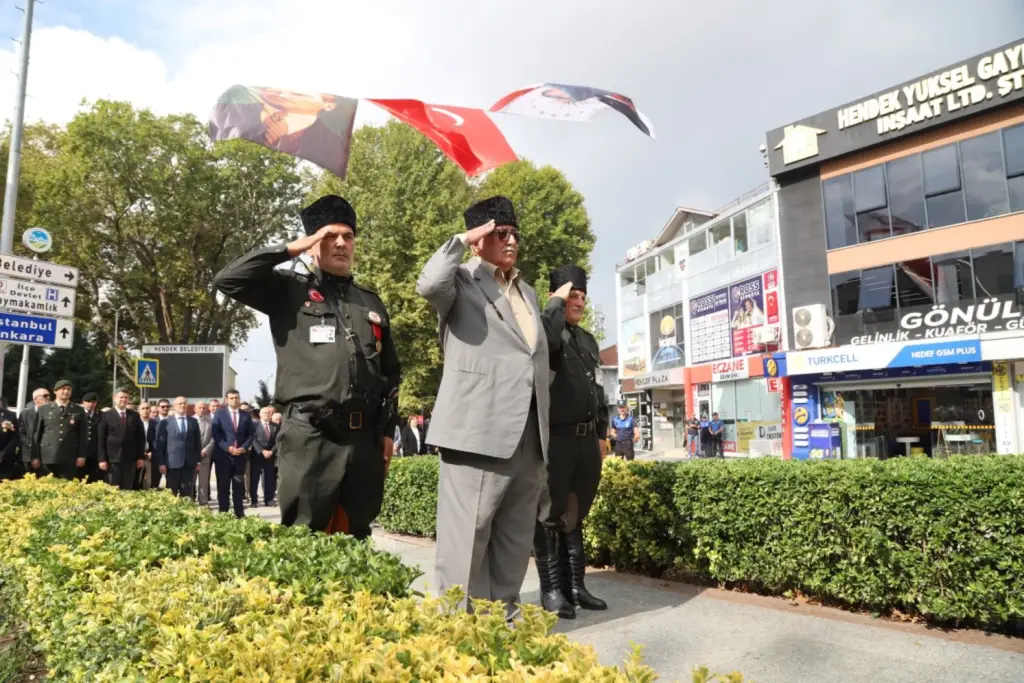 Hendek’te 19 Eylül Gaziler Günü Törenle Kutlandı